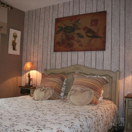 Chambres D'Hotes Le Petit Nailly Magny les Hameaux Bagian luar foto