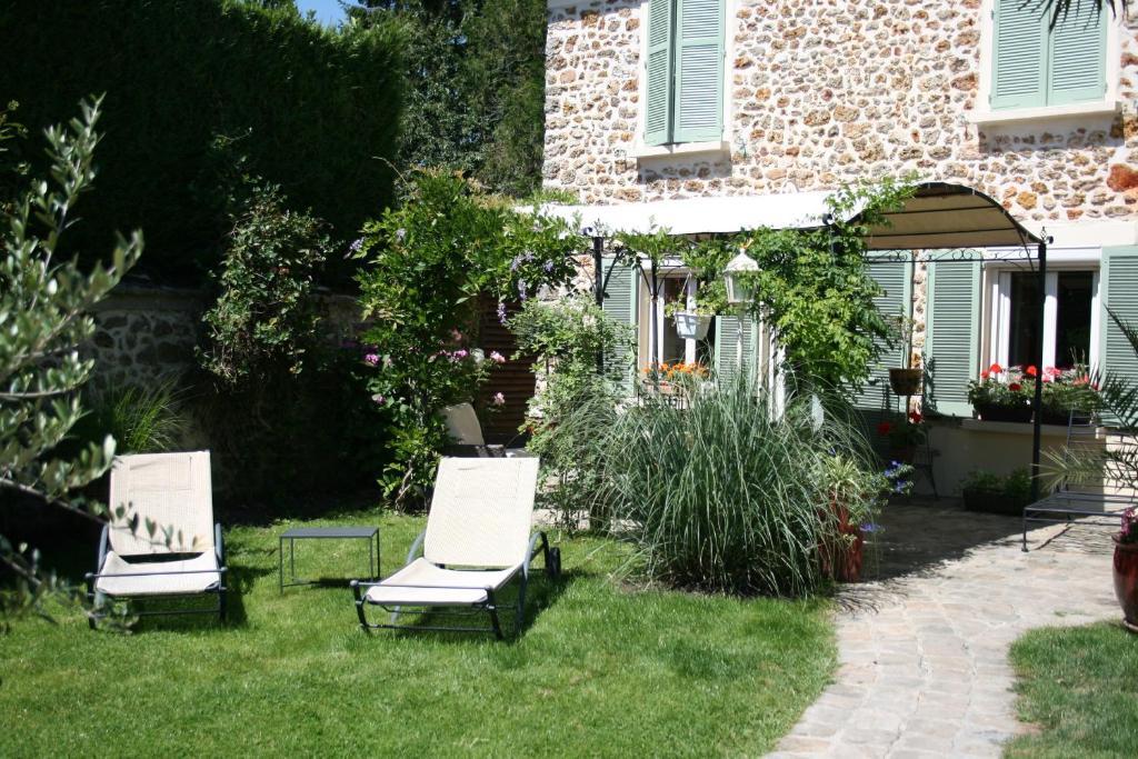 Chambres D'Hotes Le Petit Nailly Magny les Hameaux Bagian luar foto